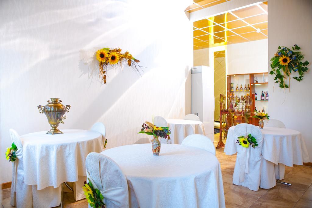 Lira Boutique Hotel Mogilev Bagian luar foto